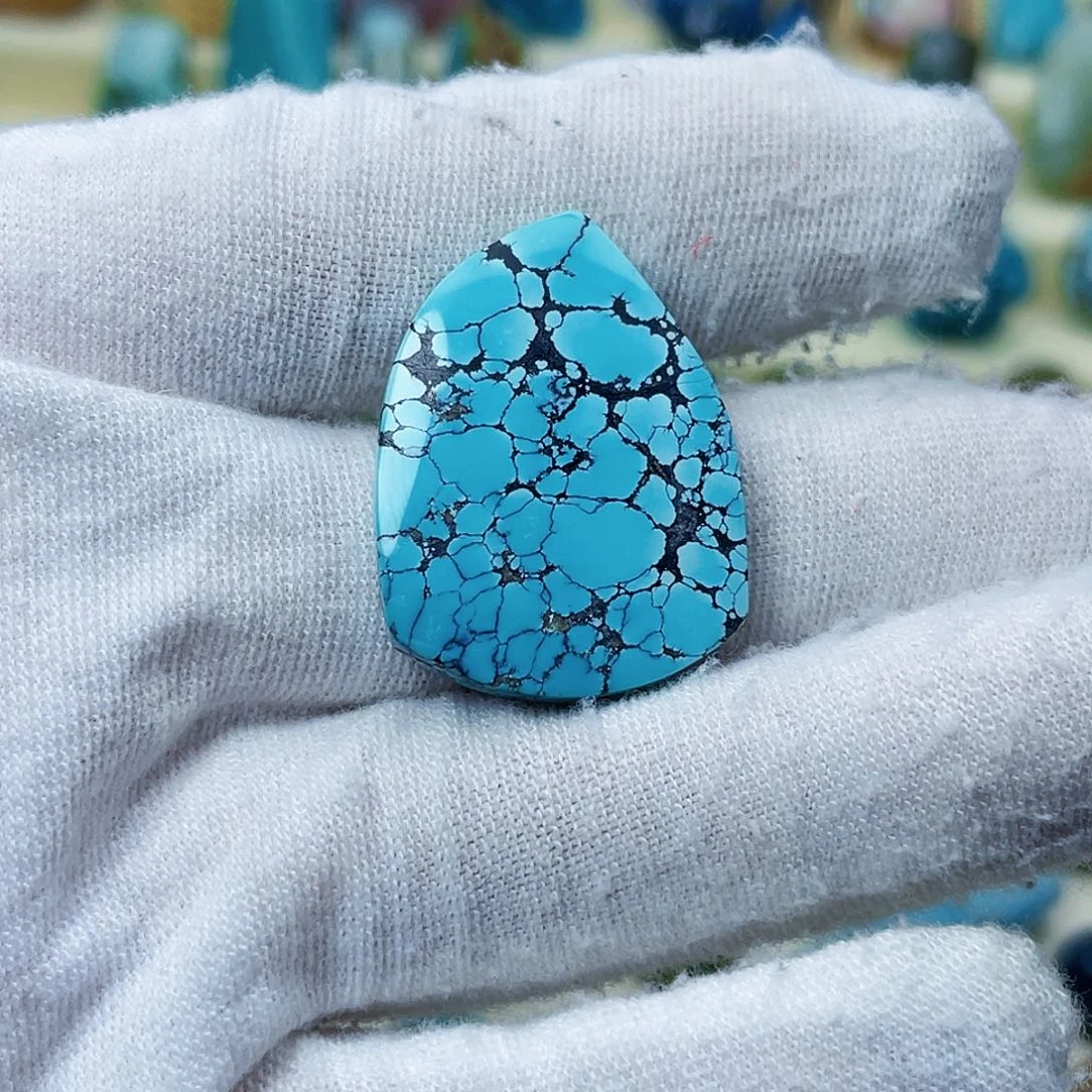 绿松石颈饰未镶嵌小*哥