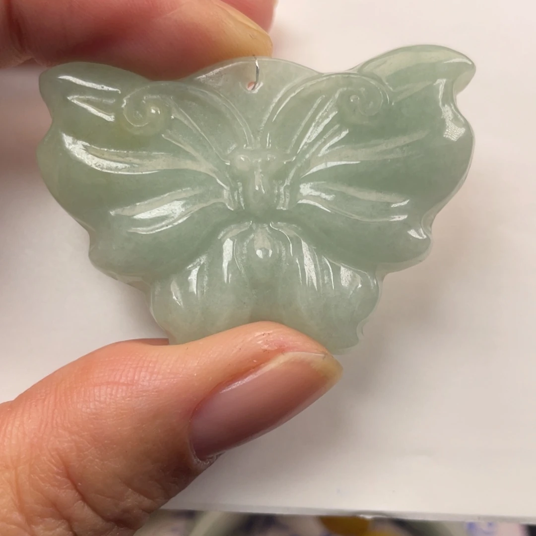 翡翠未镶嵌颈饰翡翠蝴蝶