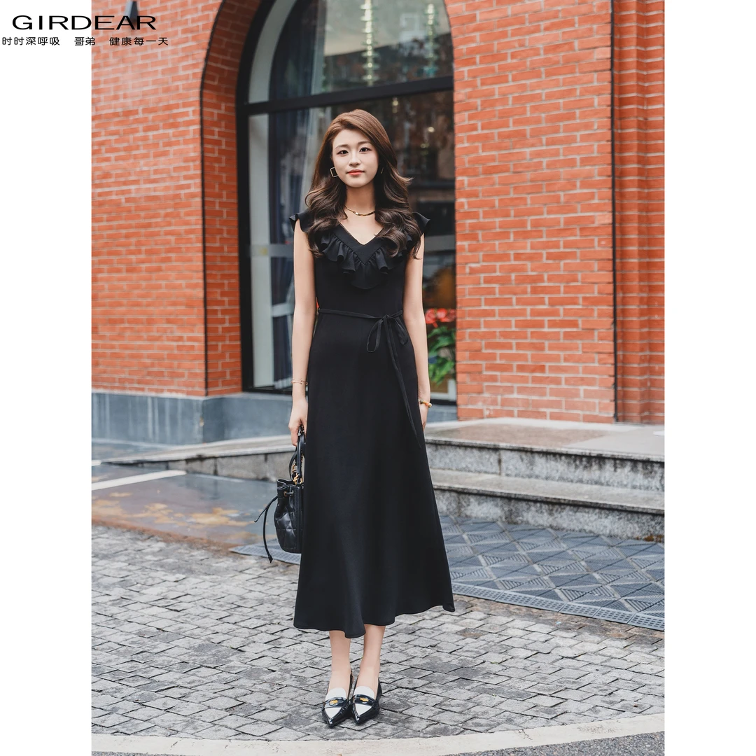 GIRDEAR/哥弟新款法式荷叶边方圆领小黑裙气质轻奢连衣裙  150005