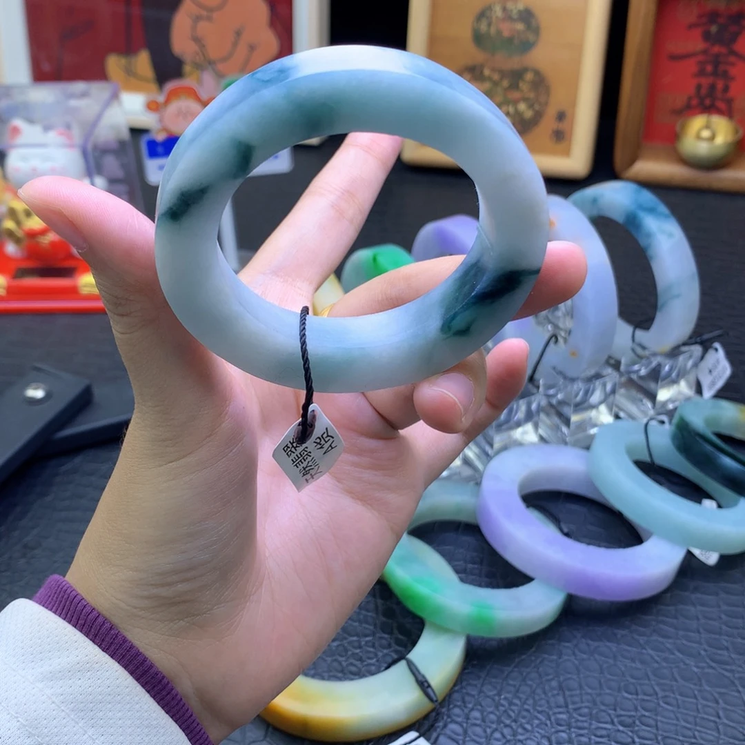 定制翡翠未镶嵌翡翠手镯