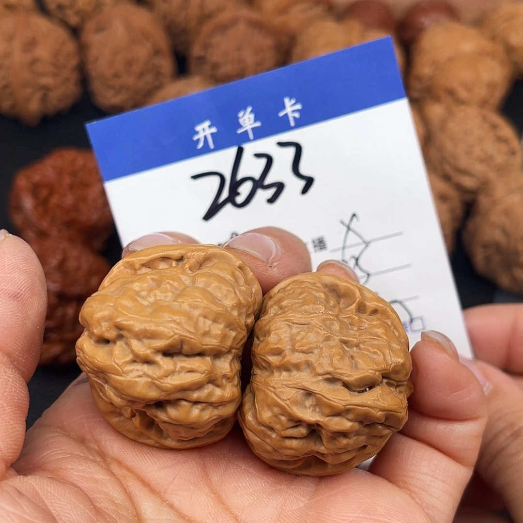 文玩核桃吊坠蛙蛙35尺。 2633