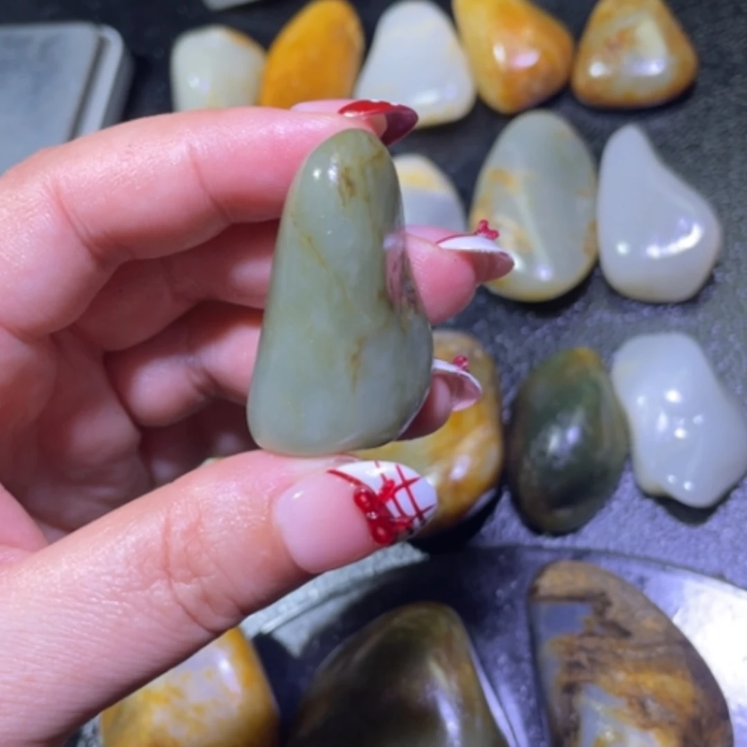 【闪购商品】颈饰未镶嵌和田玉