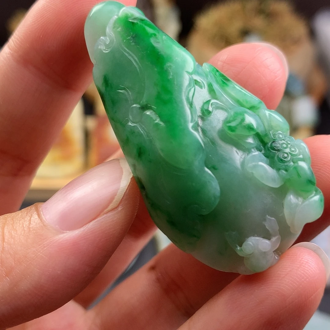 定制翡翠未镶嵌莲