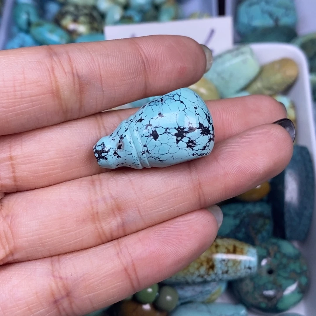 绿松石未镶嵌挂件