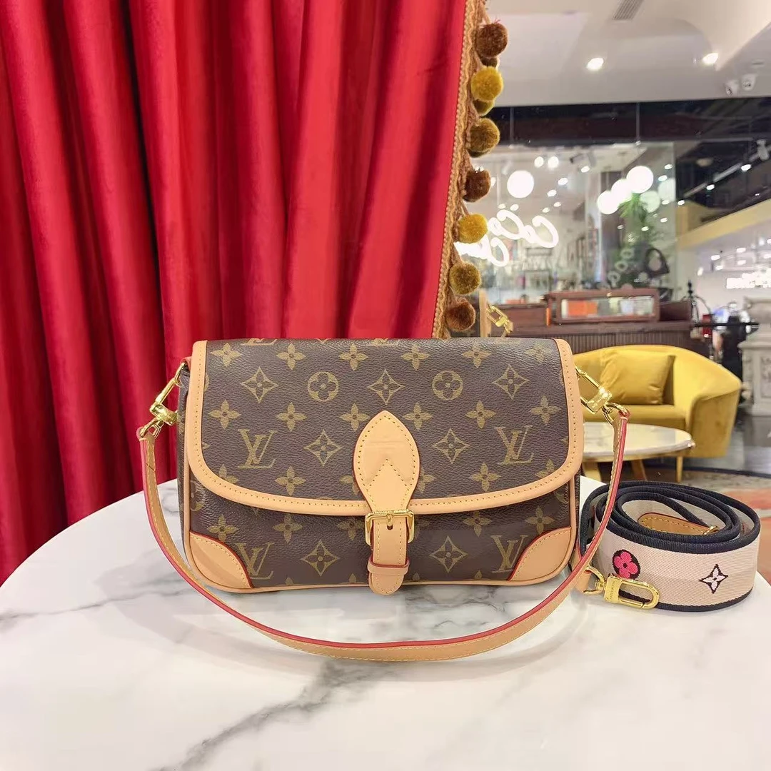 99新 LouisVuitton/路易威登 GGS法棍黑肩带老花单肩包42147124
