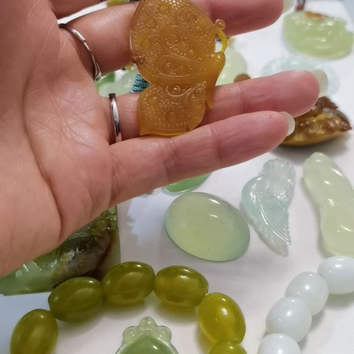 蛇纹石玉未镶嵌吊坠