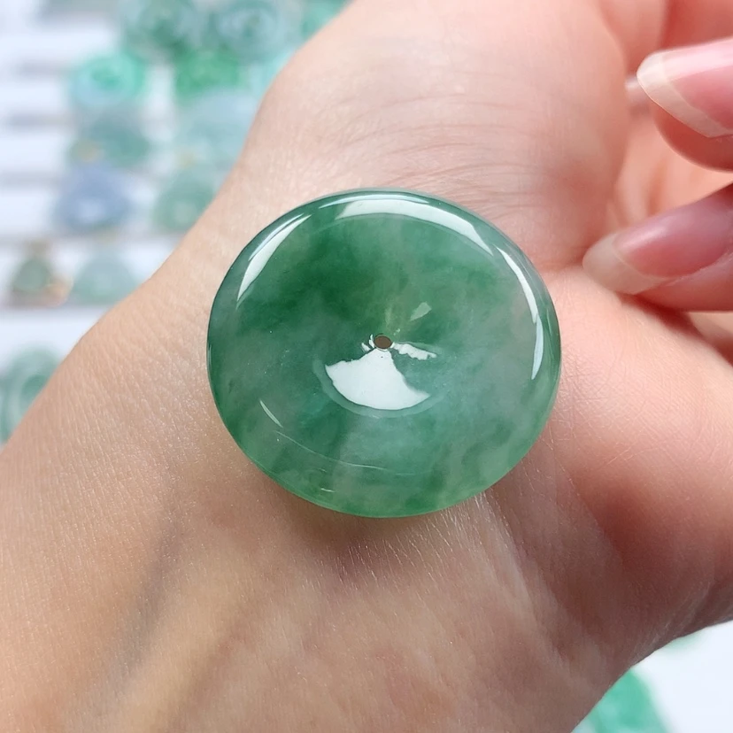 【闪购商品】翡翠吊坠(不含链)未镶嵌
