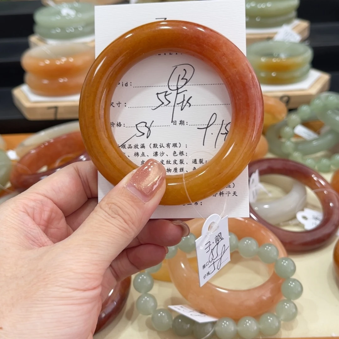 未镶嵌手镯石英质玉