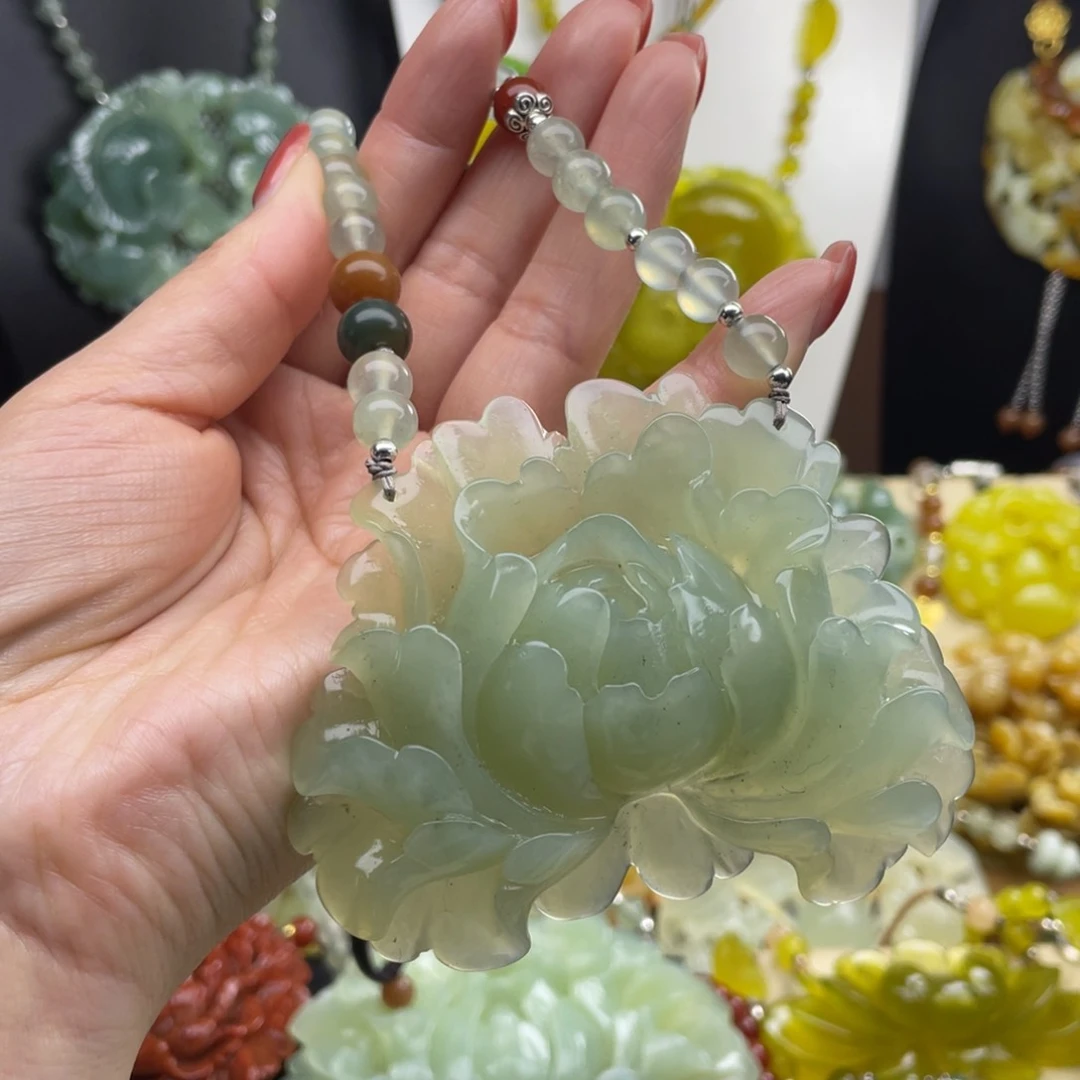 未镶嵌蛇纹石玉颈饰