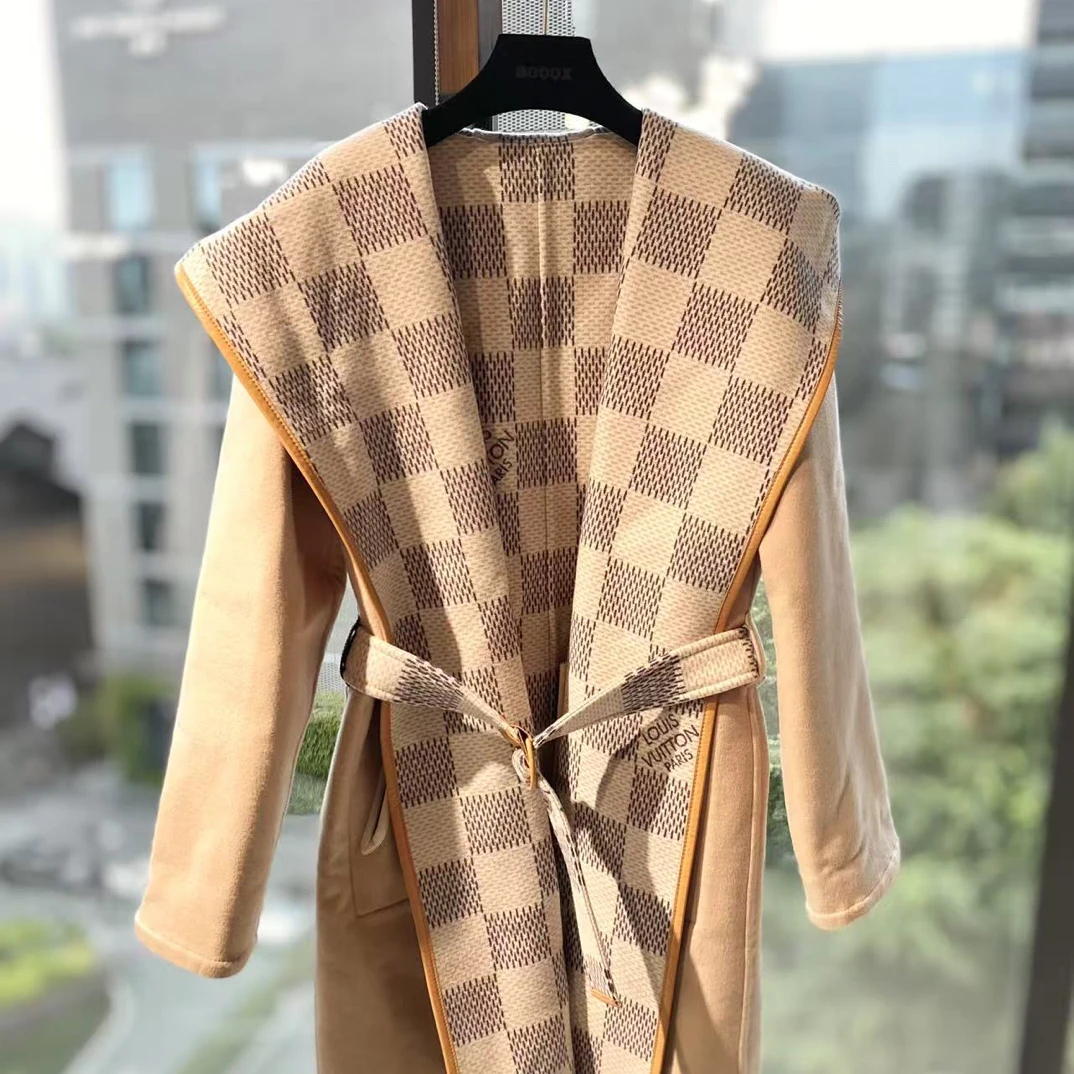 未使用 LouisVuitton/路易威登  qq893  双面棋盘格浴袍大衣 36码
