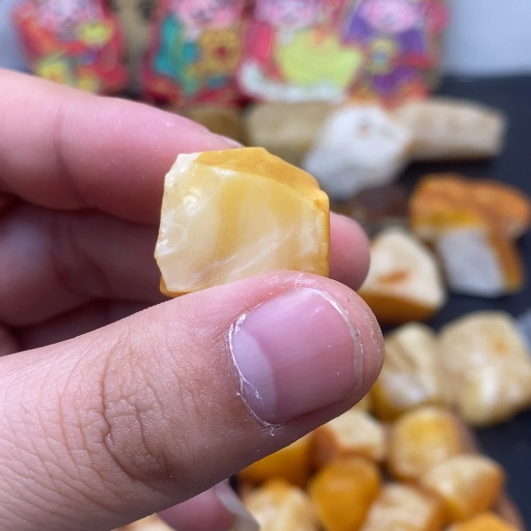 定制琥珀未镶嵌铲**土天然蜜蜡原石加工不退不换