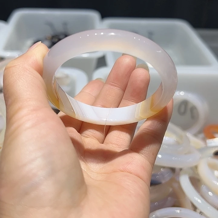 美***柿玛瑙/玉髓手镯未镶嵌