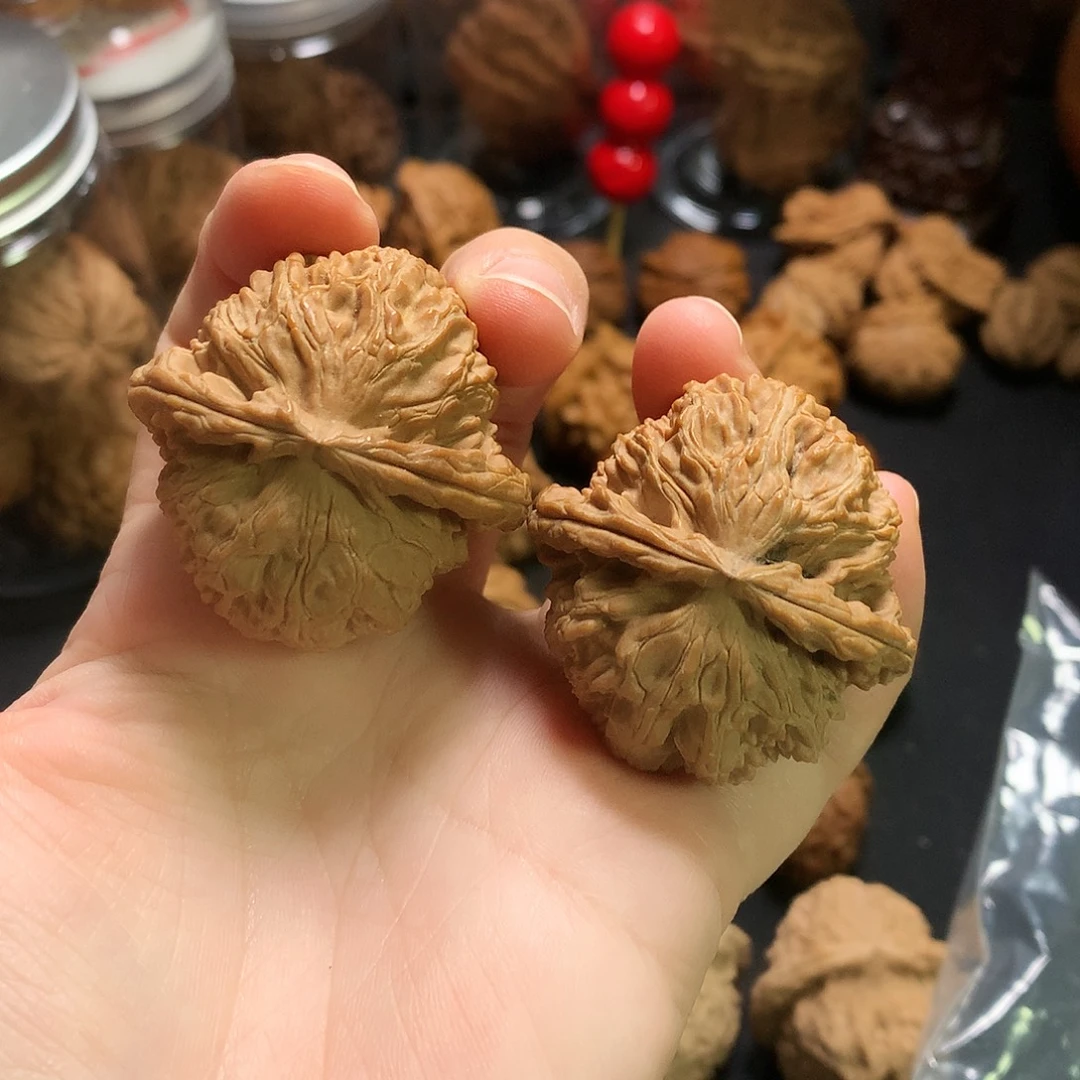 把件文玩核桃球白全品红皮