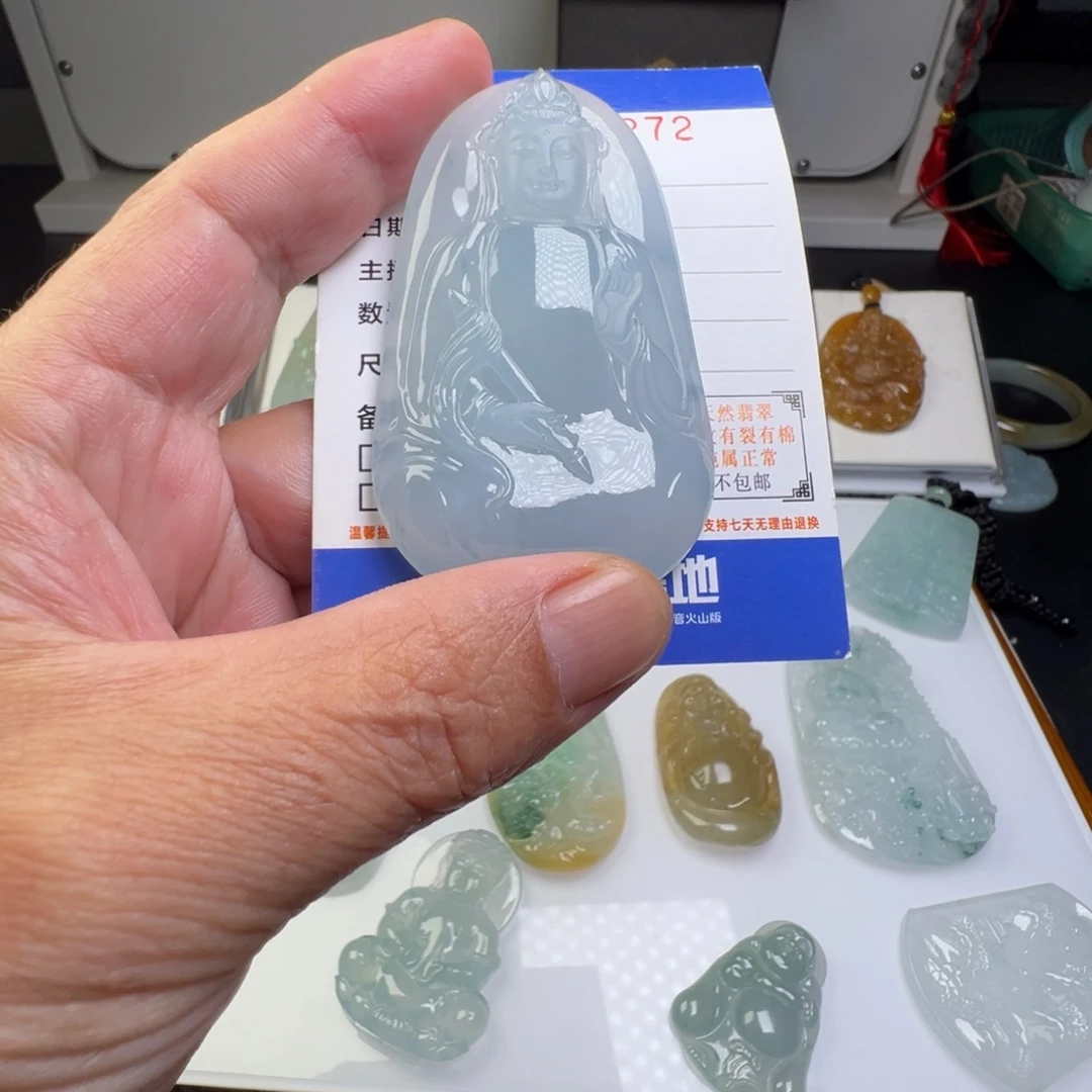 建***翡翠未镶嵌颈饰缅甸翡翠