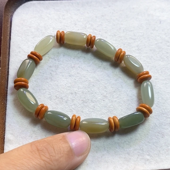 *****和田玉未镶嵌颈饰