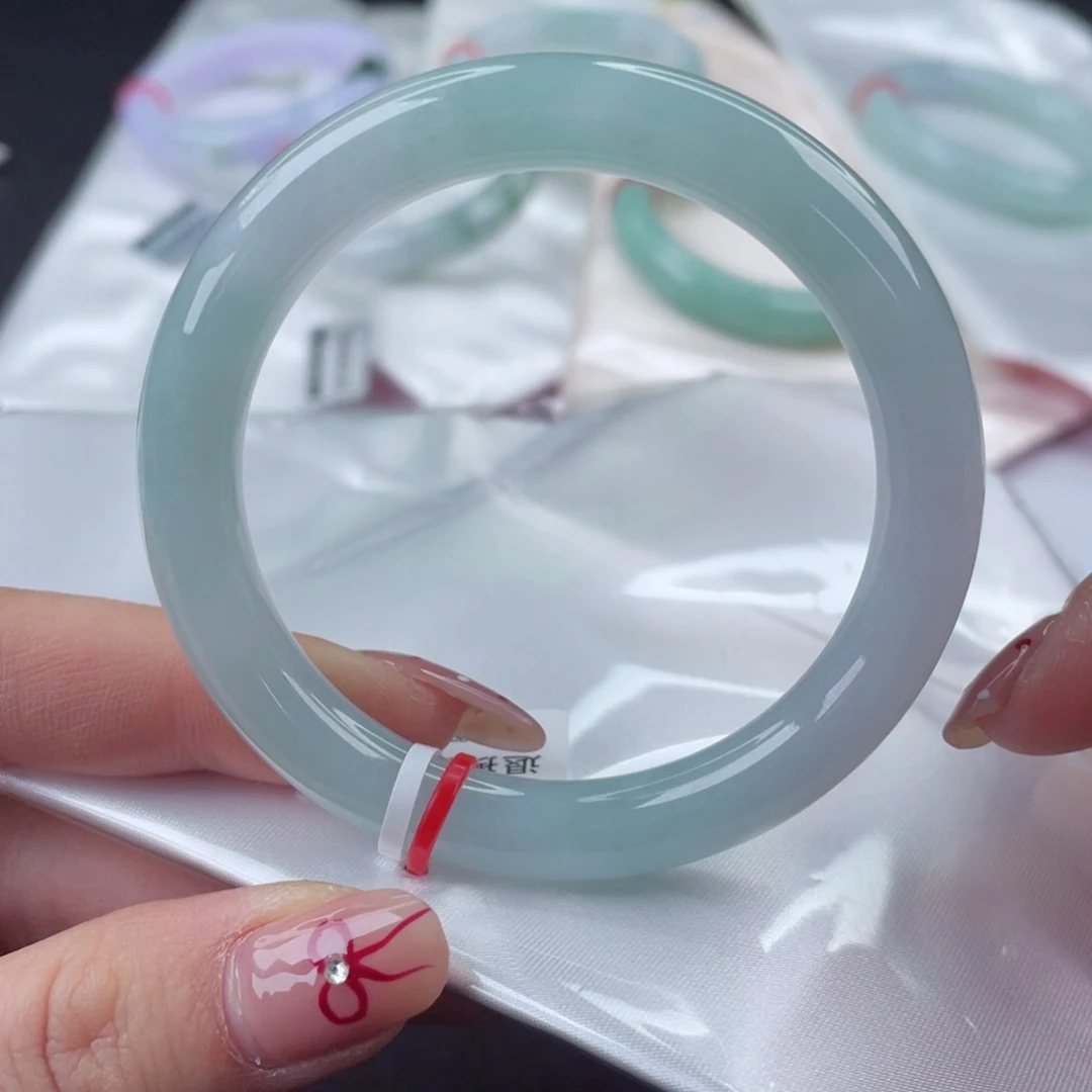 翡翠手镯未镶嵌5253圈口20框推荐