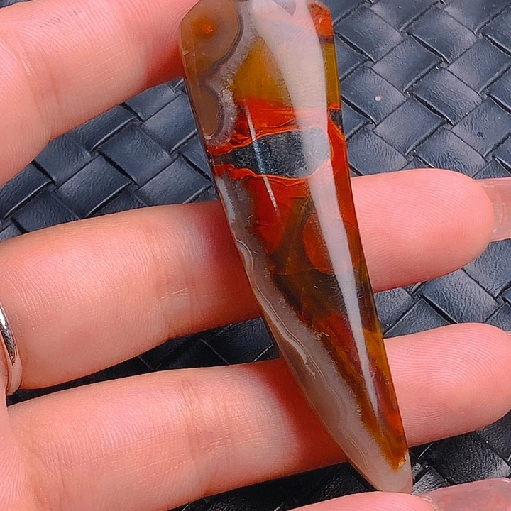 玛瑙/玉髓颈饰足银镀金镶嵌手***?