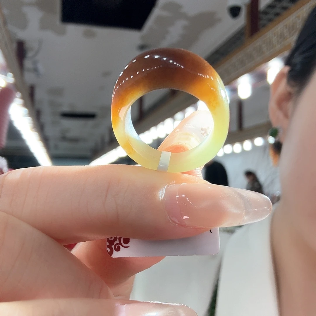 未镶嵌戒指和田玉（糖玉）