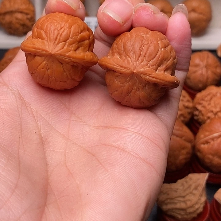 文玩核桃吊坠蛇皮球