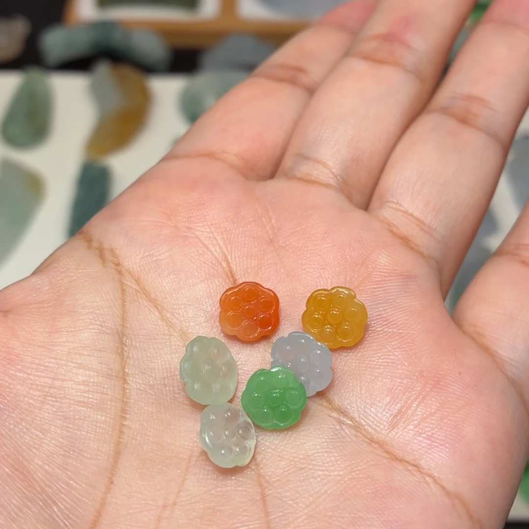 美***莎定制翡翠未镶嵌莲蓬