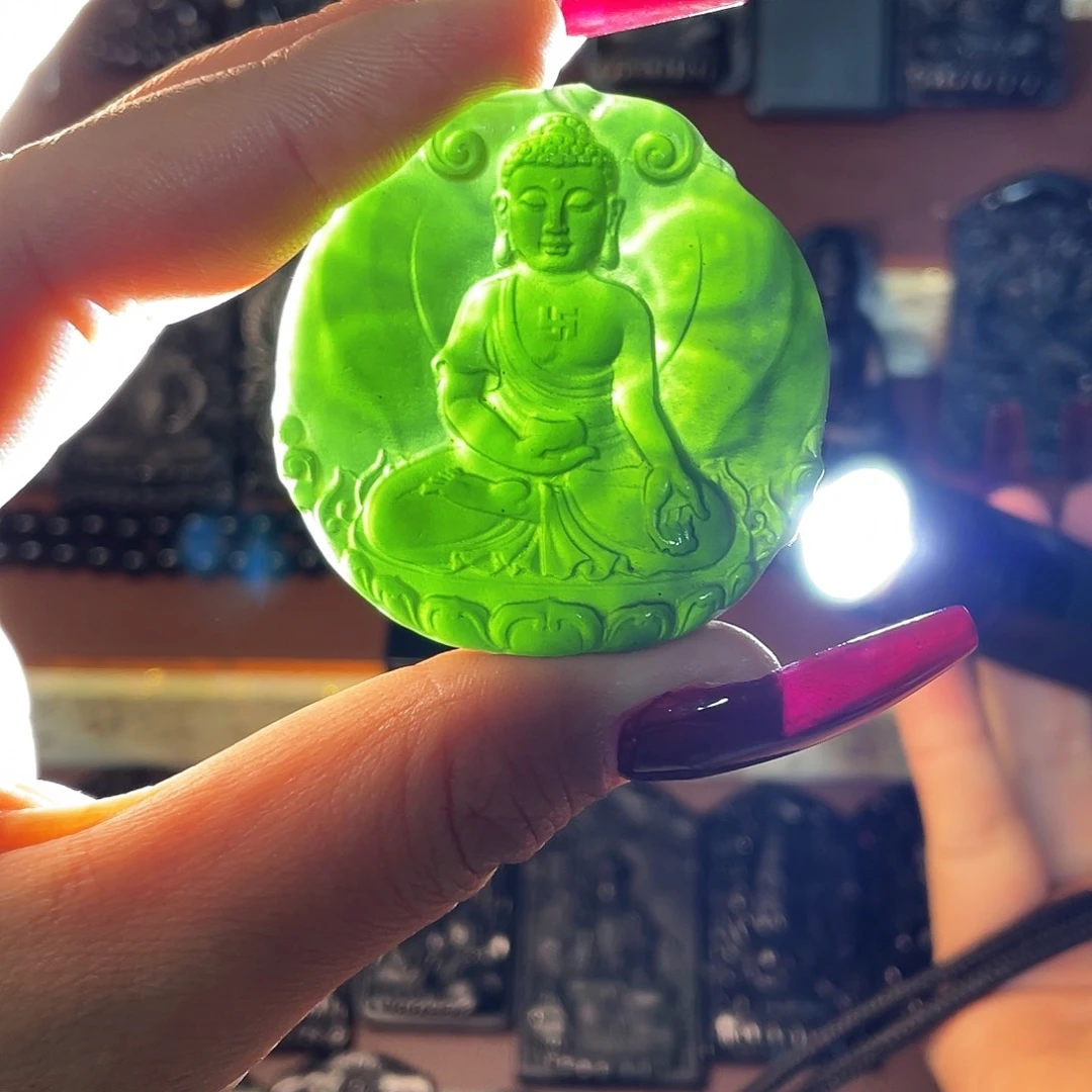 蛇纹石玉未镶嵌颈饰