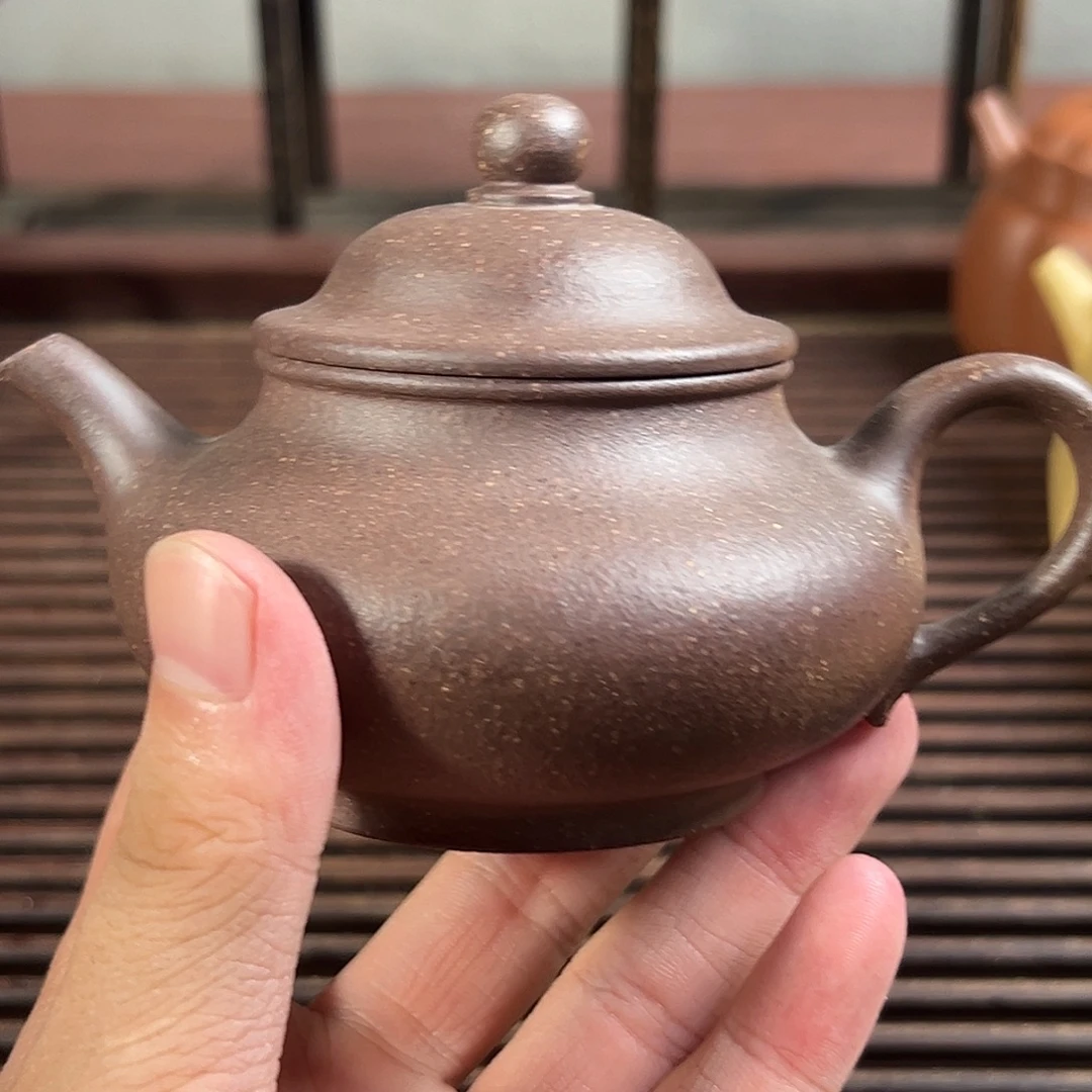 茶壶紫砂紫砂的味道很