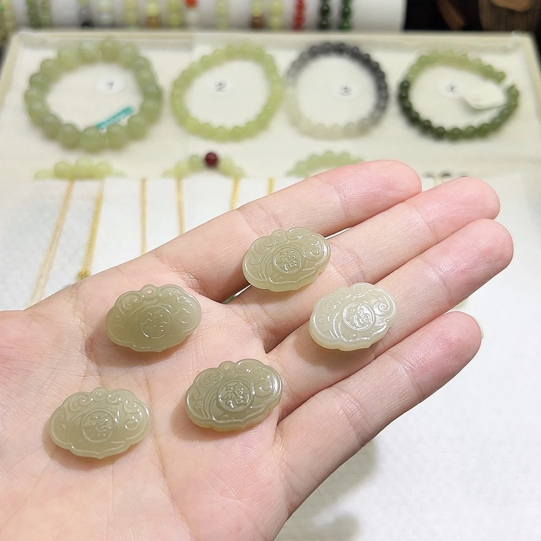 和田玉未镶嵌吊坠(不含链)