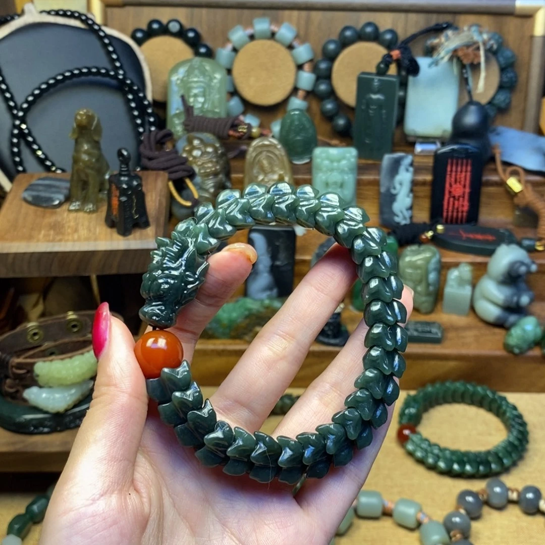 和田玉未镶嵌颈饰央****宁