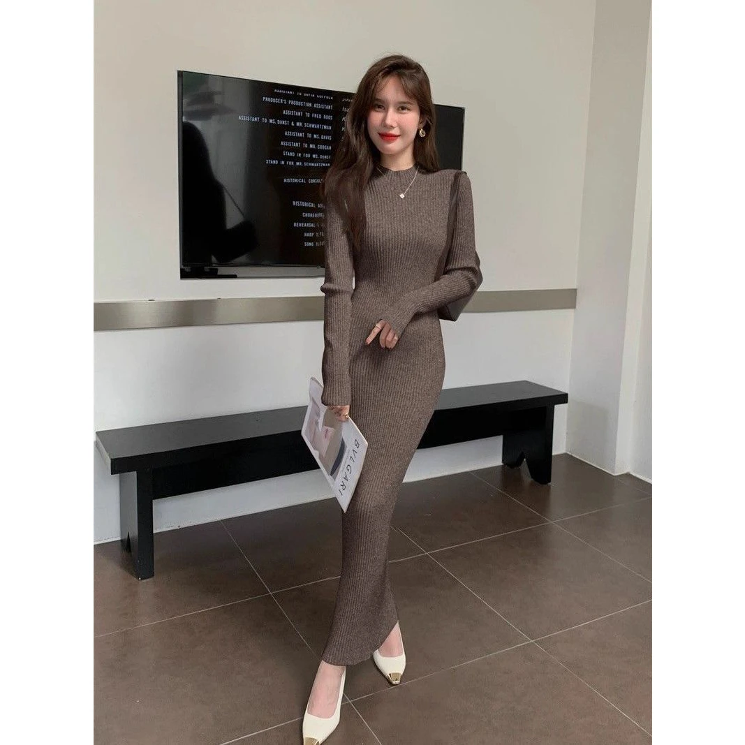 半高领配大衣修身打底针织连衣裙女秋冬新款气质收腰显瘦内搭长裙