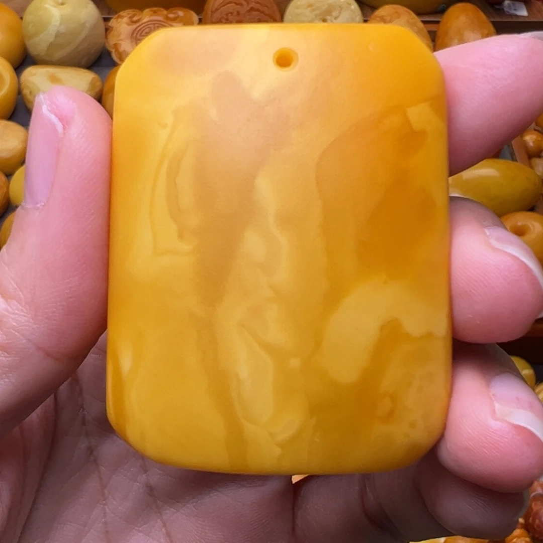 蜜蜡未镶嵌珠宝奇石