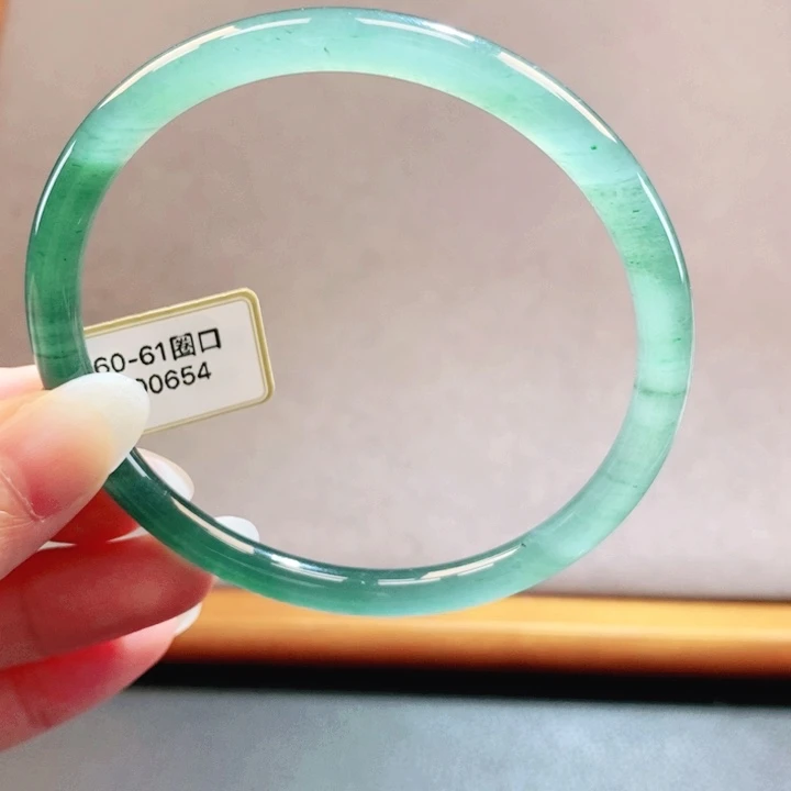翡翠未镶嵌手镯翡翠手镯18