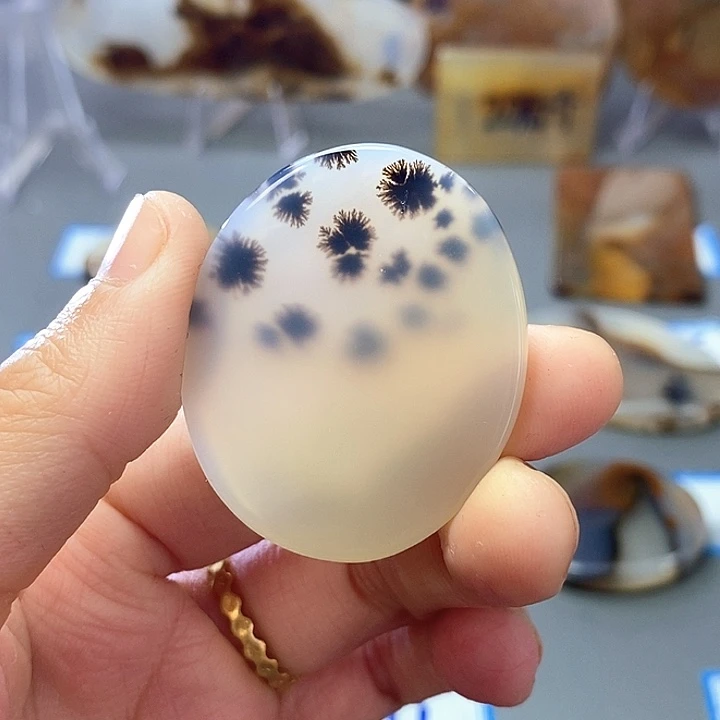 玛瑙/玉髓未镶嵌珠宝半成品