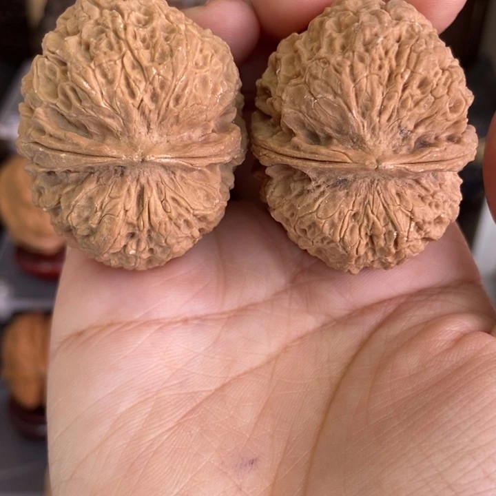 文玩核桃吊坠铁狮子45微瑕