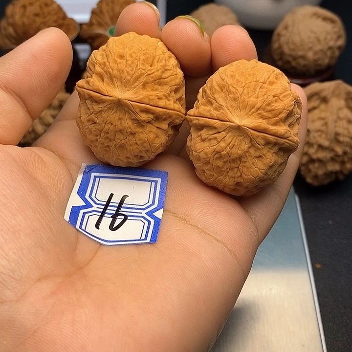 文玩核桃把件34铁核桃