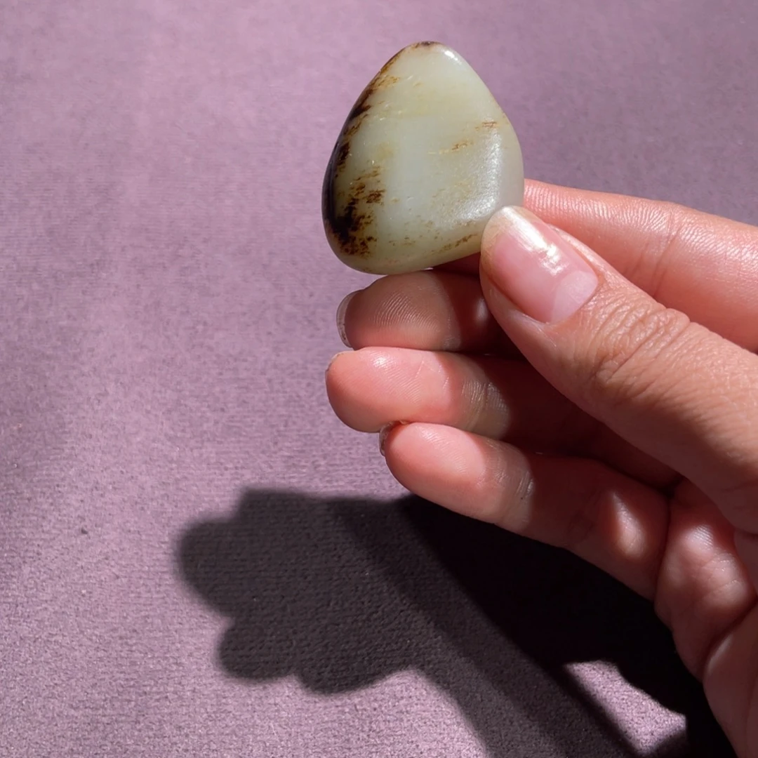 和田玉未镶嵌把件