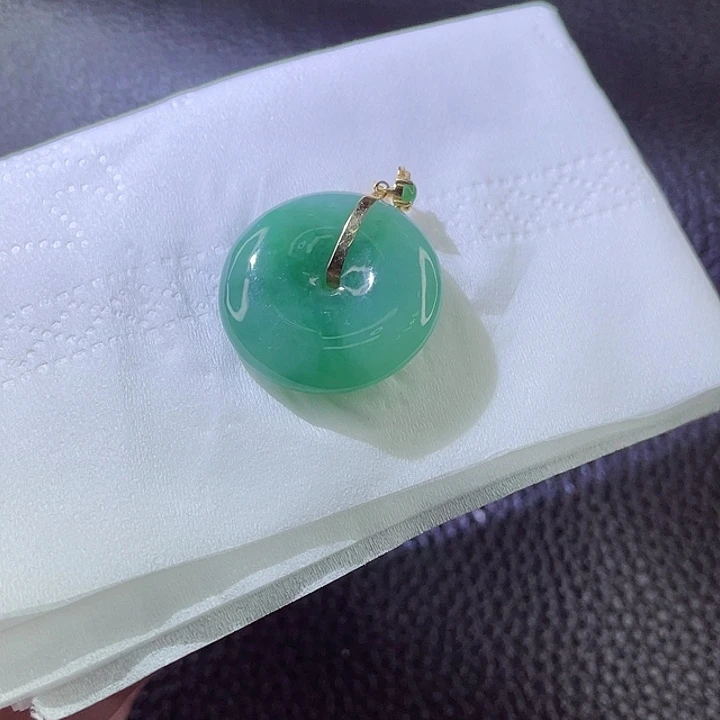 翡翠颈饰18K金镶嵌翡翠