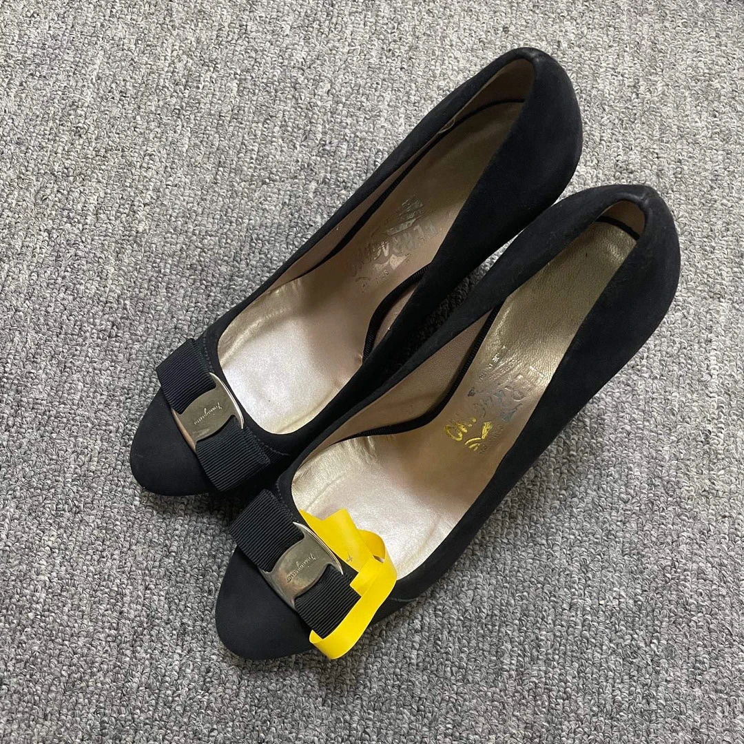 95新 FERRAGAMO/菲拉格慕 绒面革圆头套穿坡跟高跟鞋37.5码/11934