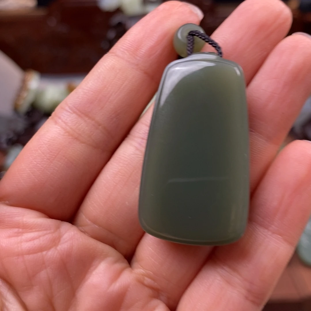 熊***郎和田玉未镶嵌挂件