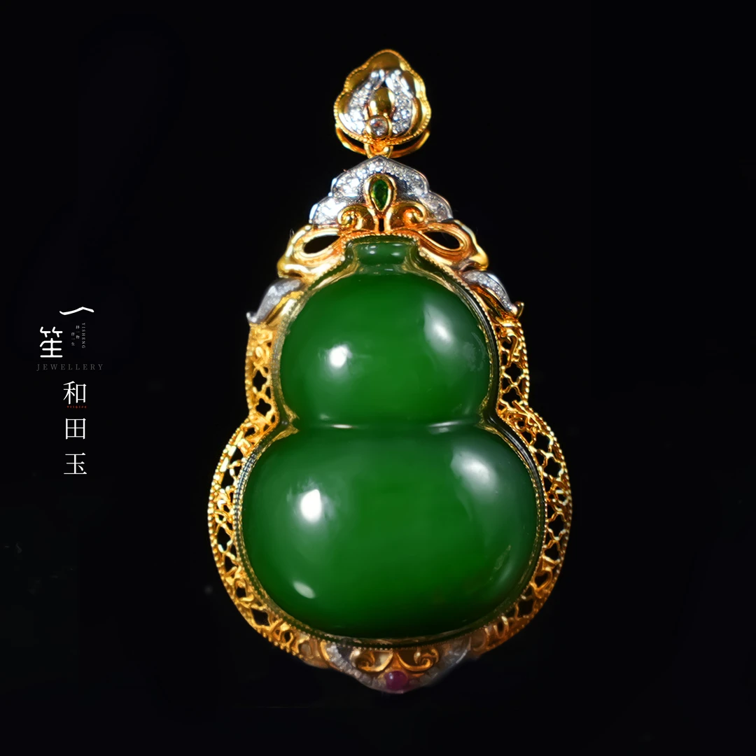 【一笙珠宝 · 福禄一笙】和田玉俄7辣绿菠菜绿葫芦吊坠 YS19068