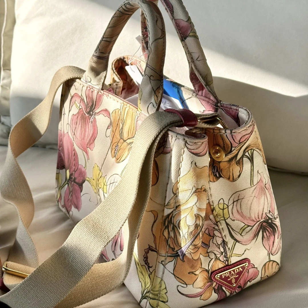 95新 Prada/普拉达 【小考拉】PRADA 花卉小号沙滩斜挎包