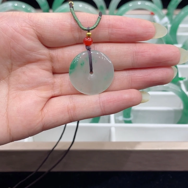 吊坠(不含链)未镶嵌石英质玉（非洲翠）
