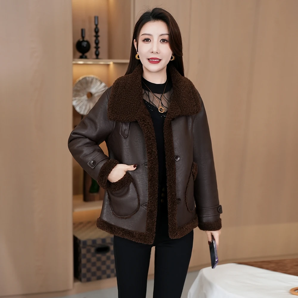 海宁女款加绒加厚皮衣2025冬季新款时尚洋气短款妈妈装保暖外套