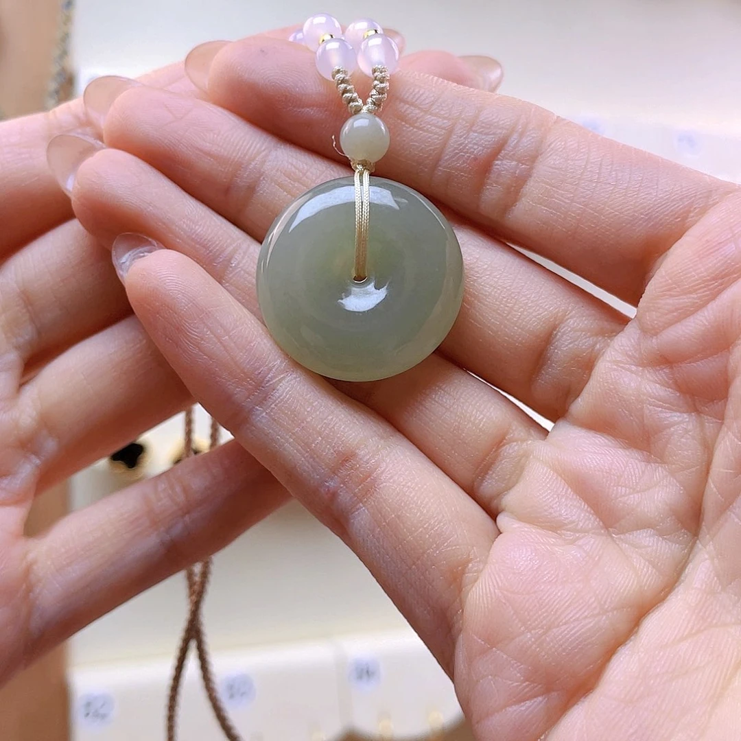 和田玉吊坠(赠链)未镶嵌T****