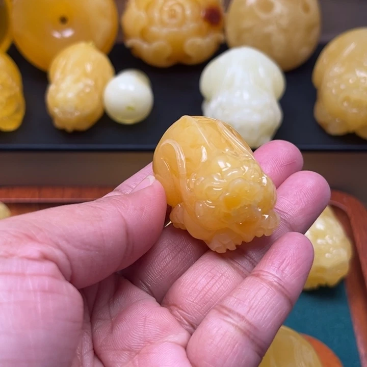 琥珀未镶嵌珠宝奇石M164号貔貅