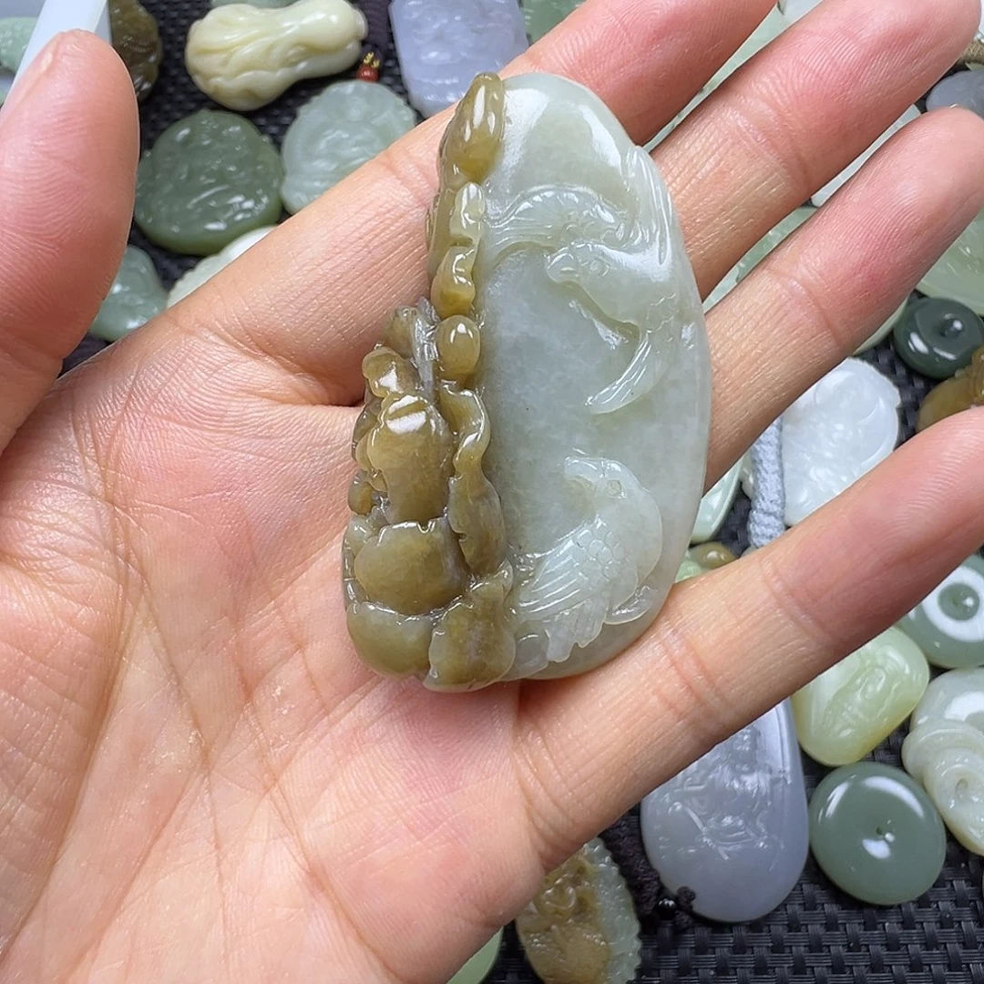 和田玉未镶嵌吊坠(赠链)