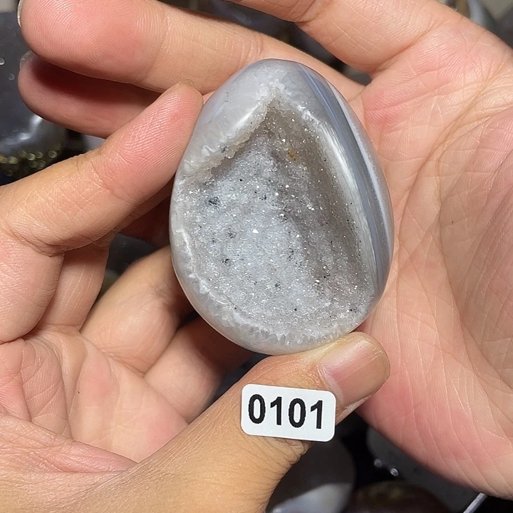 未镶嵌水晶大型摆件（非配饰）