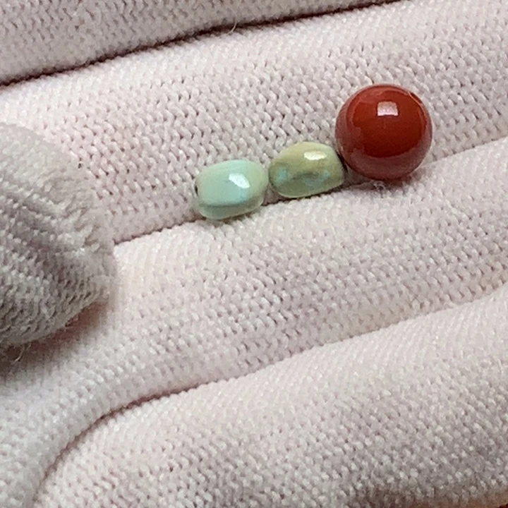 ****博南红玛瑙未镶嵌珠宝奇石