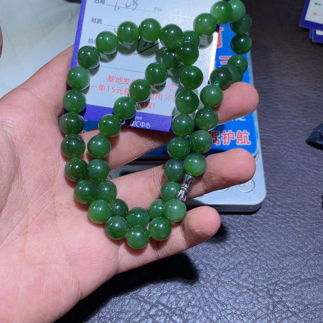 颈饰未镶嵌和田玉齐**哥