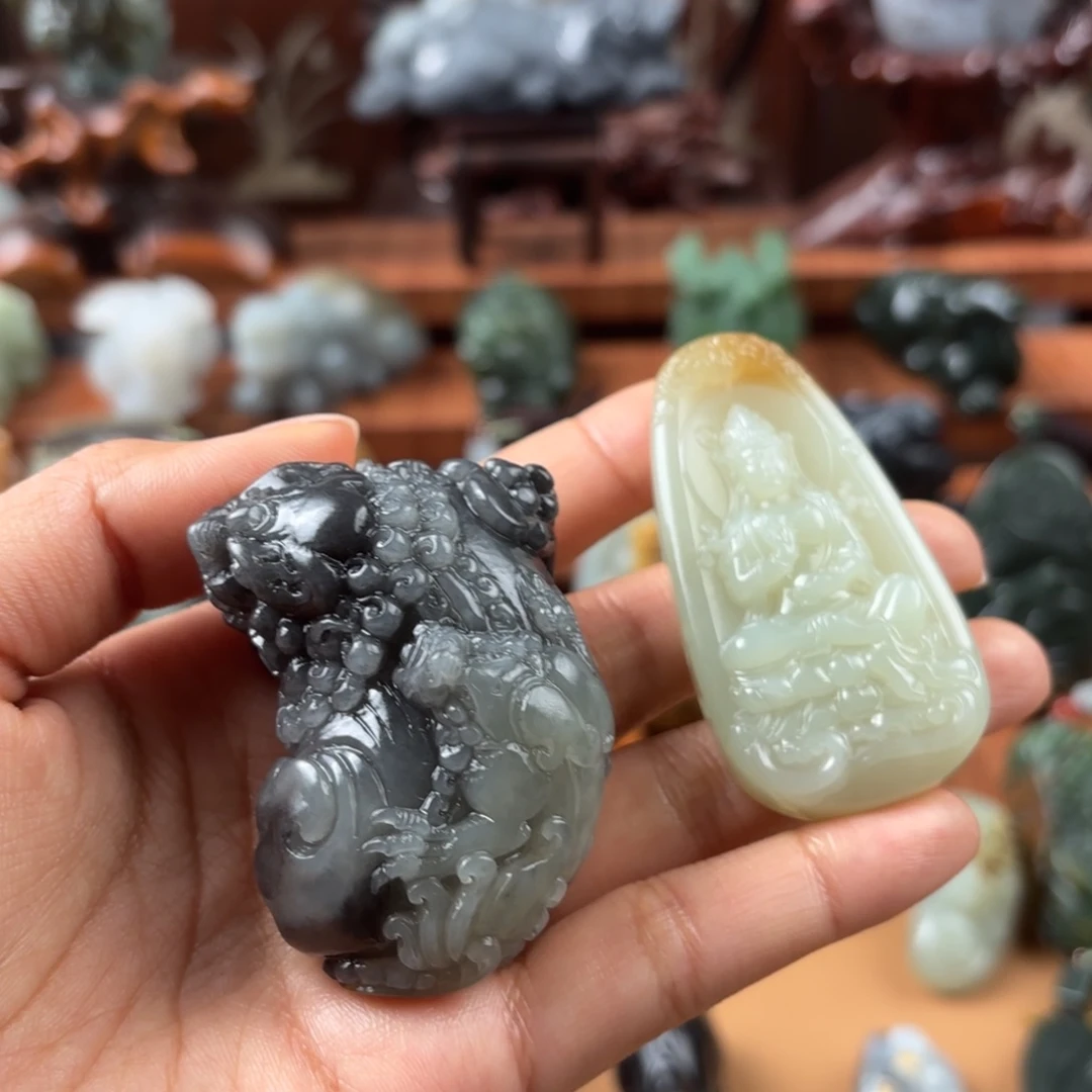 首***领和田玉未镶嵌挂件