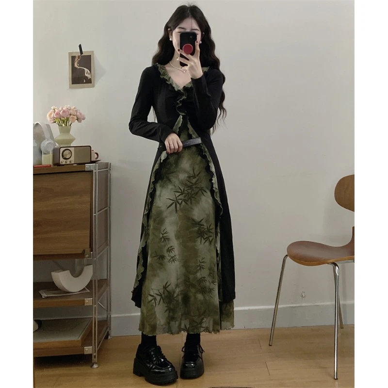 大码胖mm秋季新款设计感气质假两件连衣裙女V领长袖收腰显瘦裙子